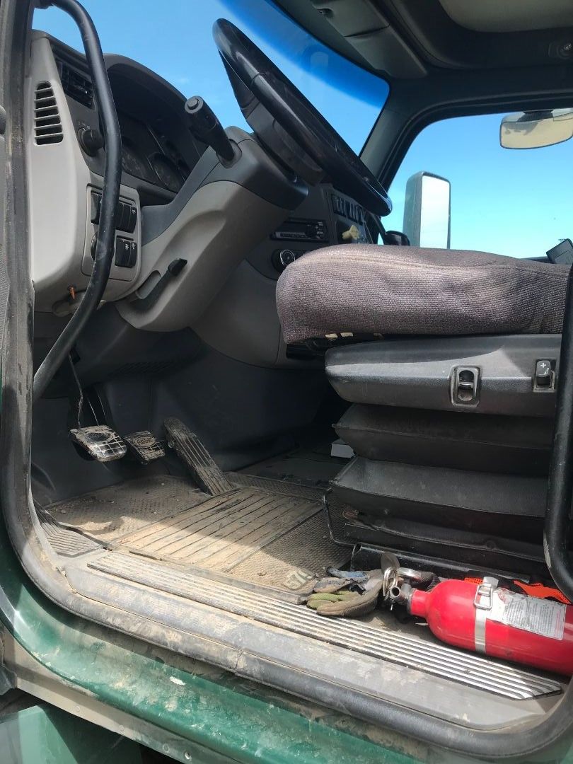 2014 PETERBILT 579 - Image 15